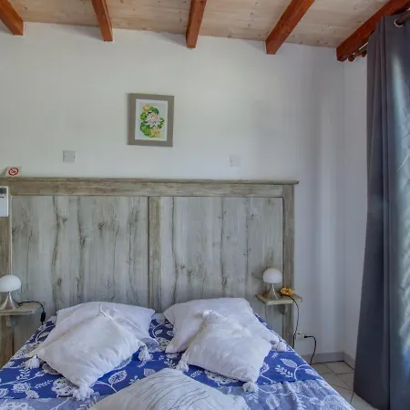 Le Brulat By Interhome Holiday home Le Castellet (Var)